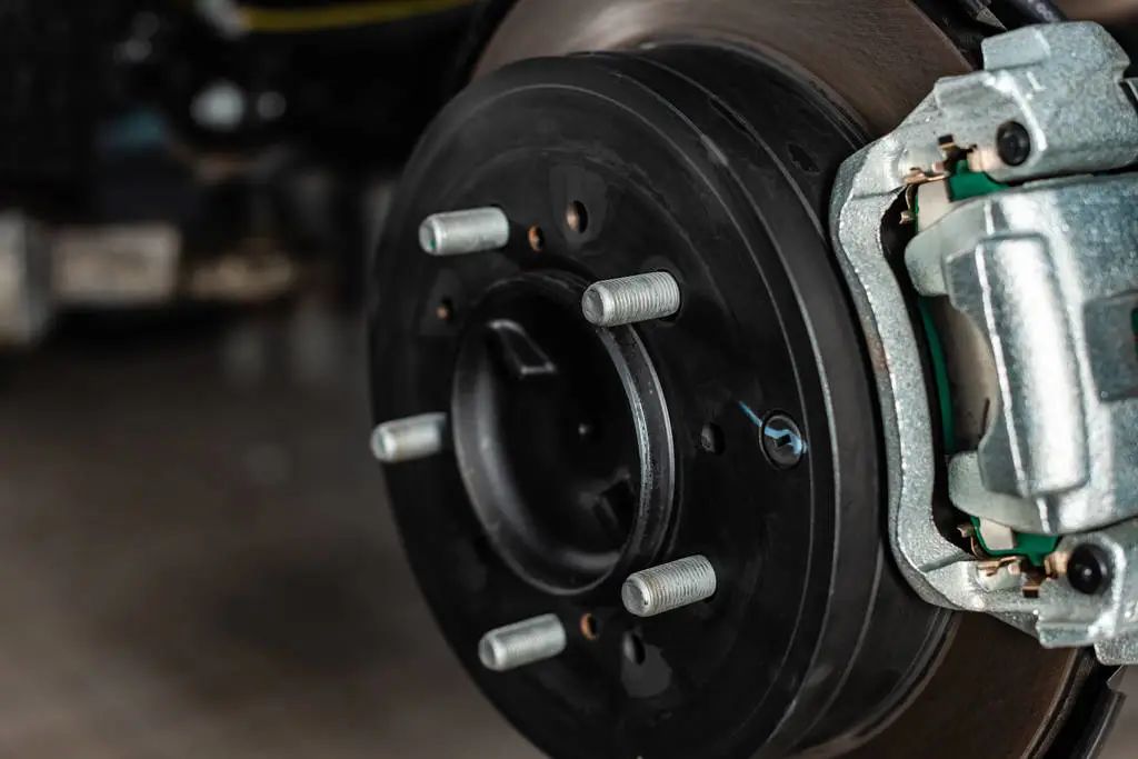 https://www.toughprobrake.com/factory-hot-sale-5200-brake-lining-manufacturing-brake-shoes-lining-for-truck-part-dt5300-product/
